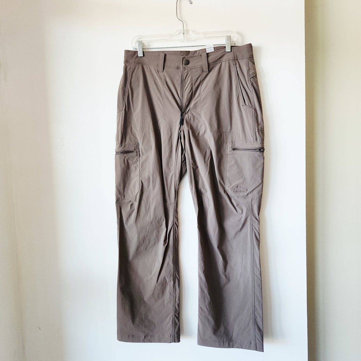 LL Bean Zipper Cargo Pockets Pants - size 33 x 29