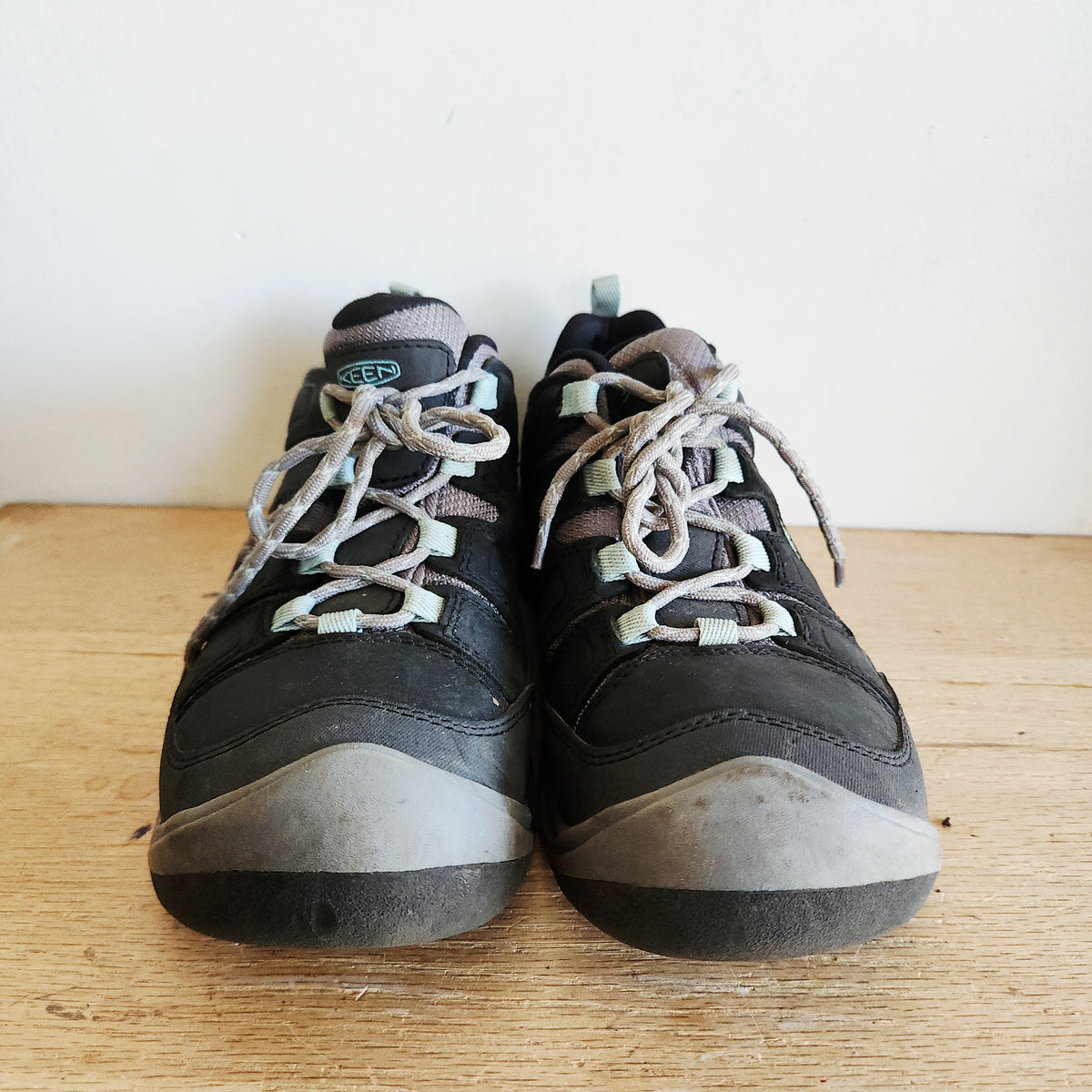 Keen Waterproof Hiking Sneakers - size 8/38.5