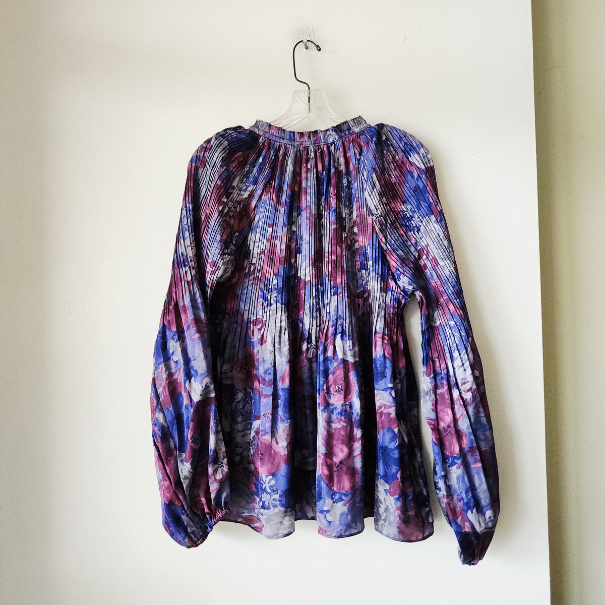 Elie Tahari Pleated Top - L - New