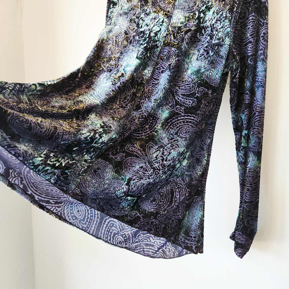 SnoSkins Velvet Burnout Swing Top - L